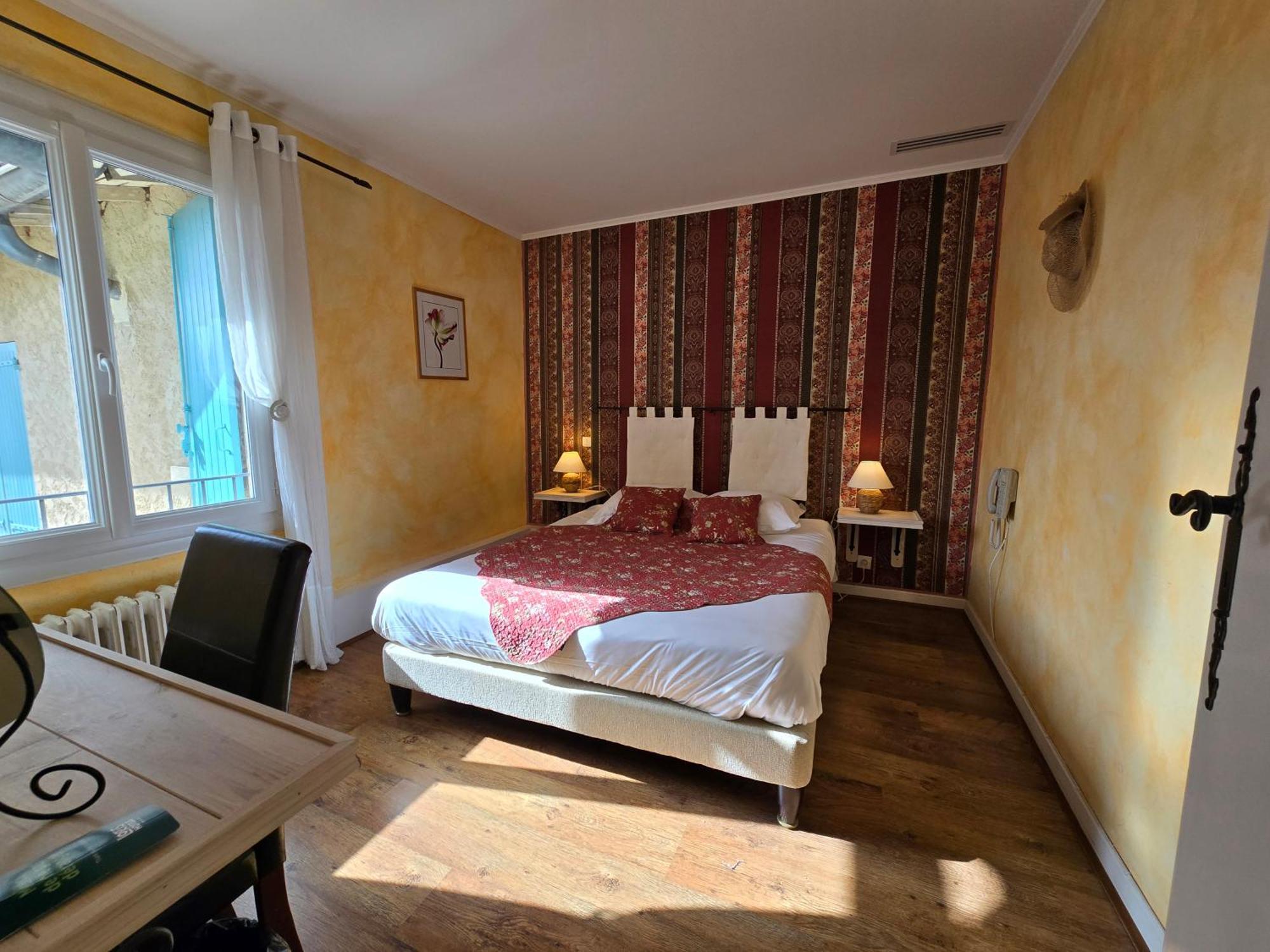 Logis Hotels Le Saint Marc Mollans-sur-Ouvèze Eksteriør bilde